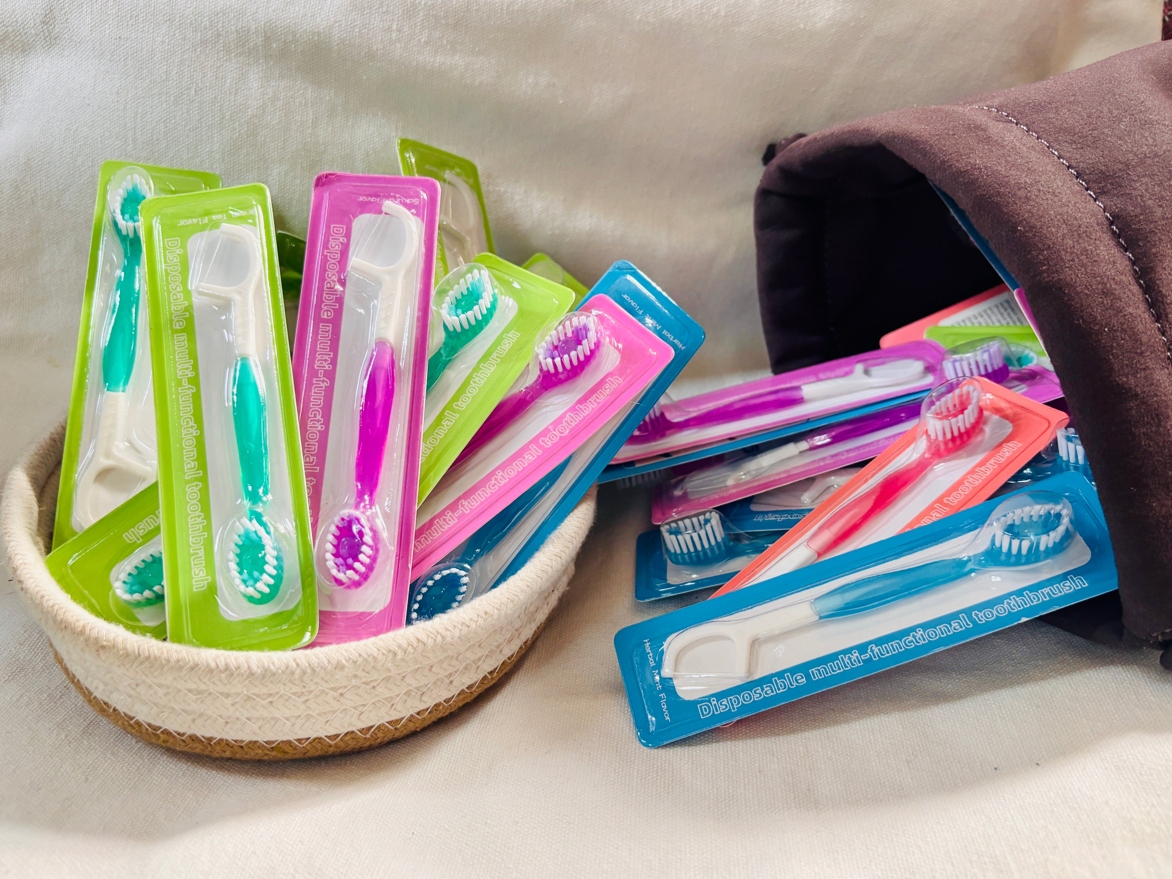 4-in-1 Pop Bead Travel Toothbrush | Floss, Toothpick & Breath Freshener | 2pcs Mixed Flavors